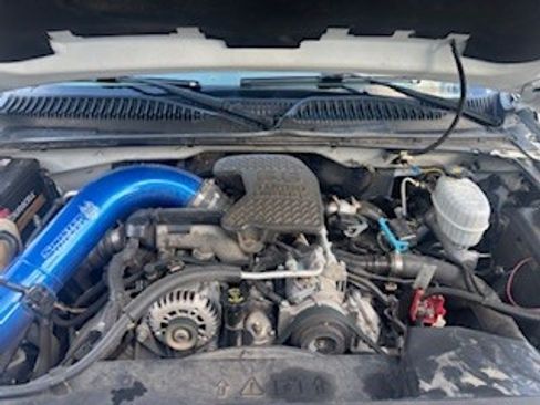 Used 2004 Chevrolet Silverado 3500 4x4 Crew Cab w/ Heavy-Duty Power Package image 15