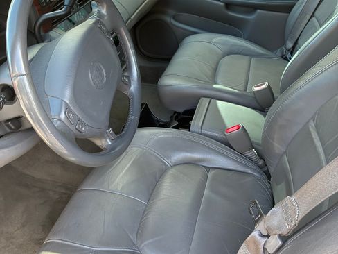 Used 2005 Cadillac De Ville FWD image 2