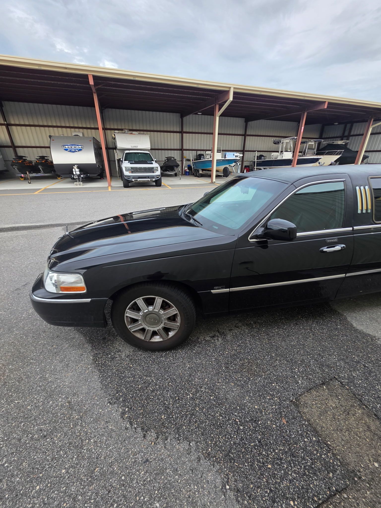 Used 2006 Lincoln Town Car Executive RWD image 14