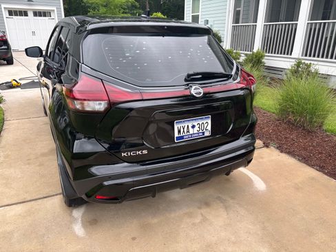 Used 2021 Nissan Kicks S FWD image 5