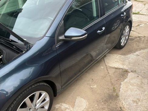 Used 2011 Volkswagen Golf TDI FWD image 2