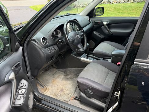Used 2004 Toyota RAV4 4WD w/ "L" Pkg image 14