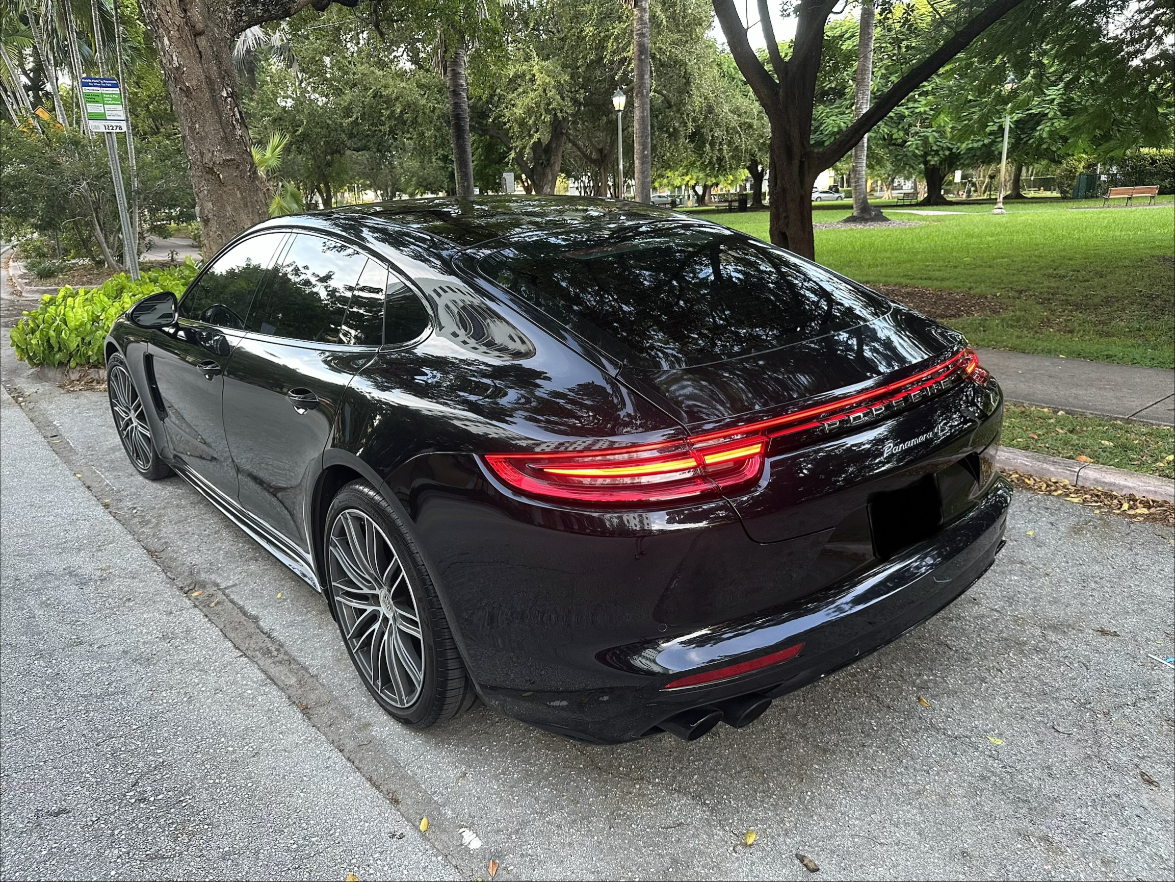 Used 2017 Porsche Panamera 4S AWD/4WD image 6