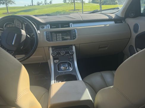 Used 2015 Land Rover Range Rover Evoque Pure Plus AWD/4WD image 13