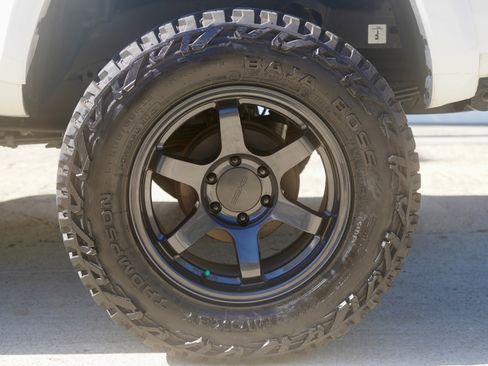 Used 2022 Toyota Tacoma TRD Sport image 31