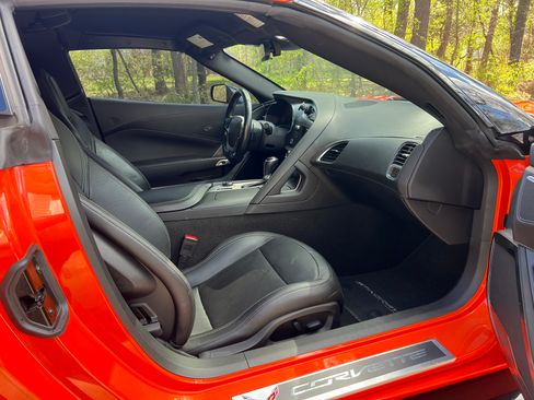 Used 2019 Chevrolet Corvette Stingray Coupe w/ Carbon Flash Badge Package image 11