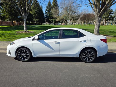 Used 2017 Toyota Corolla SE w/ Carpet Mat Package (TMS) image 5