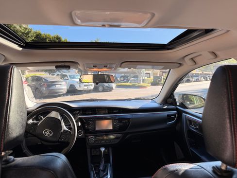 Used 2016 Toyota Corolla S Special Edition FWD image 8