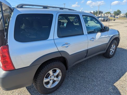 Used 2006 MAZDA Tribute I image 2