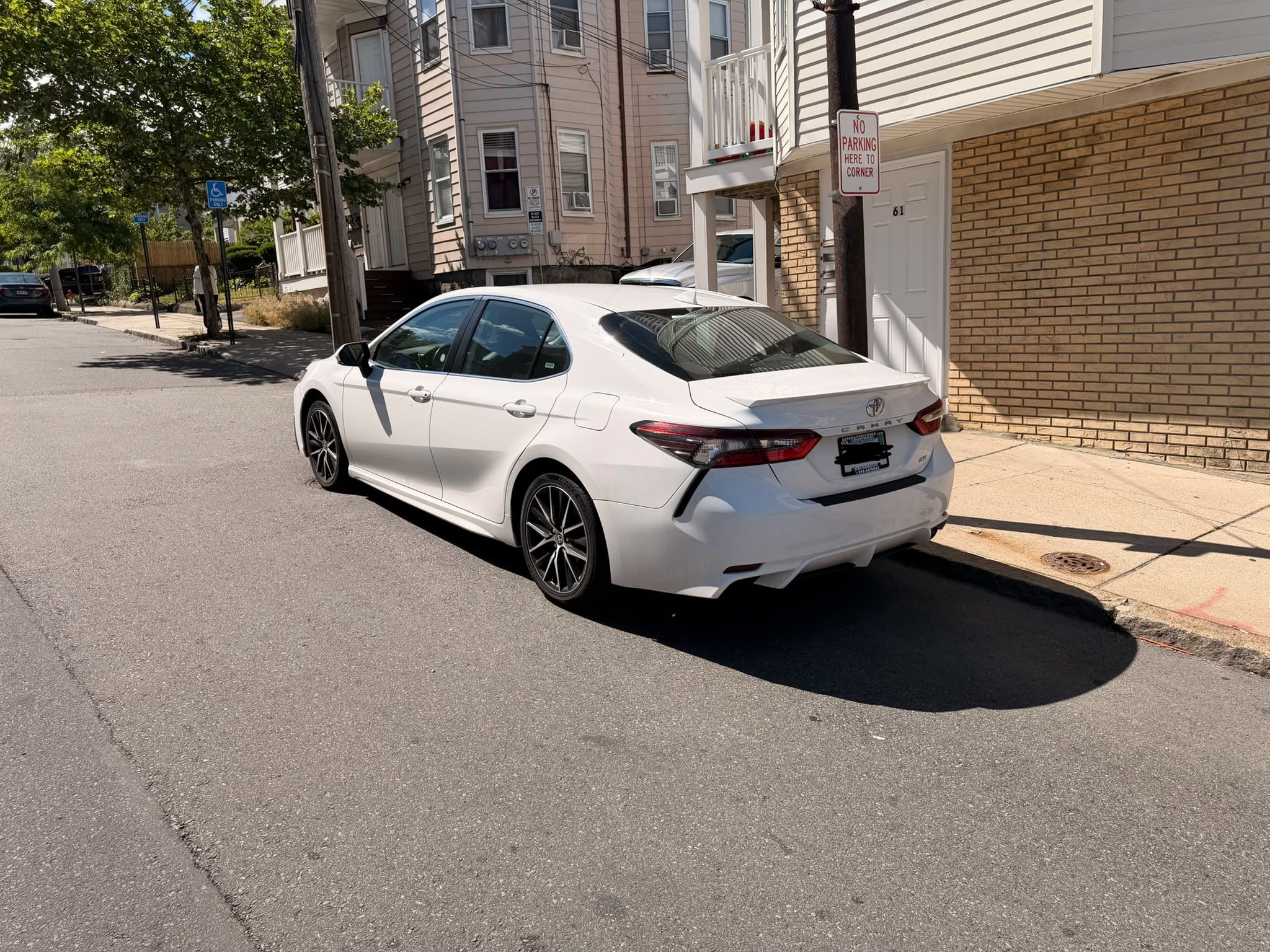 Used 2022 Toyota Camry SE FWD image 9