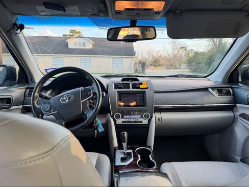 Used 2012 Toyota Camry XLE image 9