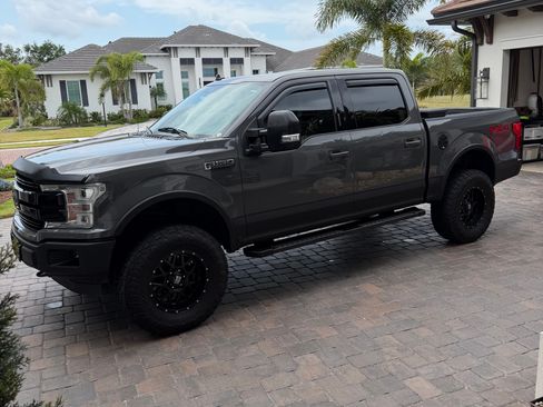 Used 2018 Ford F150 Lariat w/ Equipment Group 502A Luxury AWD/4WD image 14
