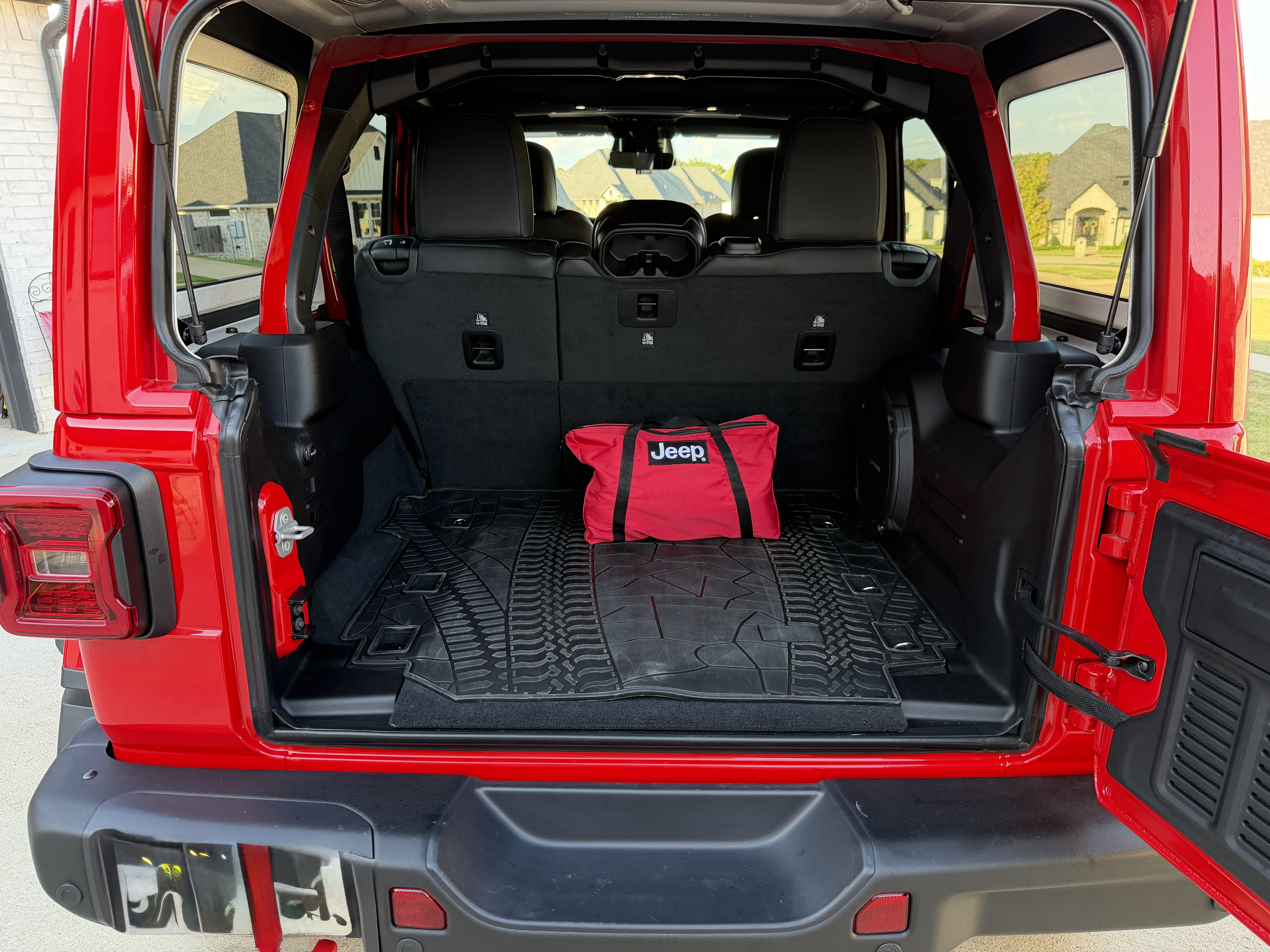 Used 2026 Jeep Wrangler Unlimited Rubicon AWD/4WD image 13