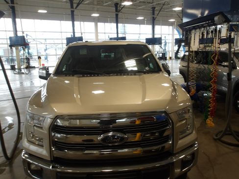 Used 2017 Ford F150 Lariat w/ Equipment Group 502A Luxury image 1