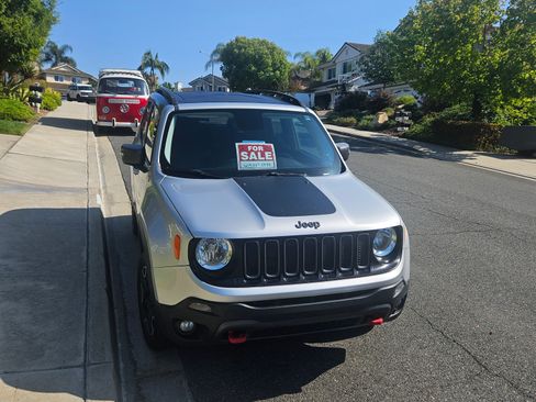 Used 2016 Jeep Renegade Trailhawk w/ Premium Trailhawk Package image 1