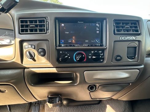 Used 2000 Ford Excursion Limited image 21