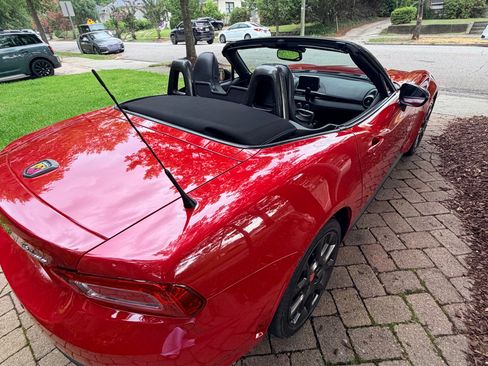 Used 2017 FIAT 124 Spider Abarth RWD image 19