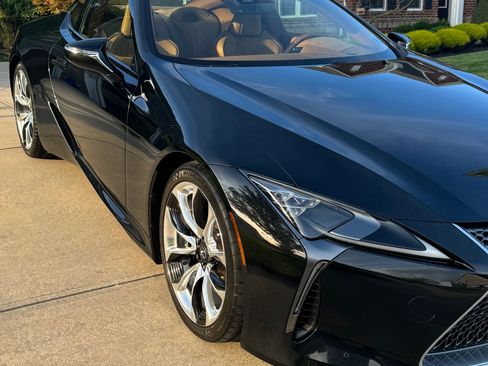 Used 2018 Lexus LC 500 Coupe w/ Sport Package RWD image 5