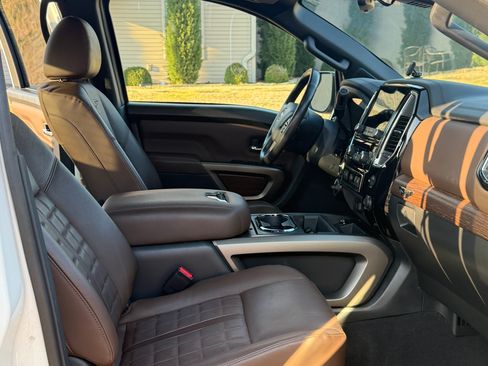 Used 2023 Nissan Titan Platinum Reserve w/ Moonroof Package image 9