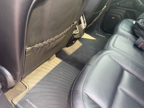Used 2016 Porsche Cayenne AWD/4WD image 13