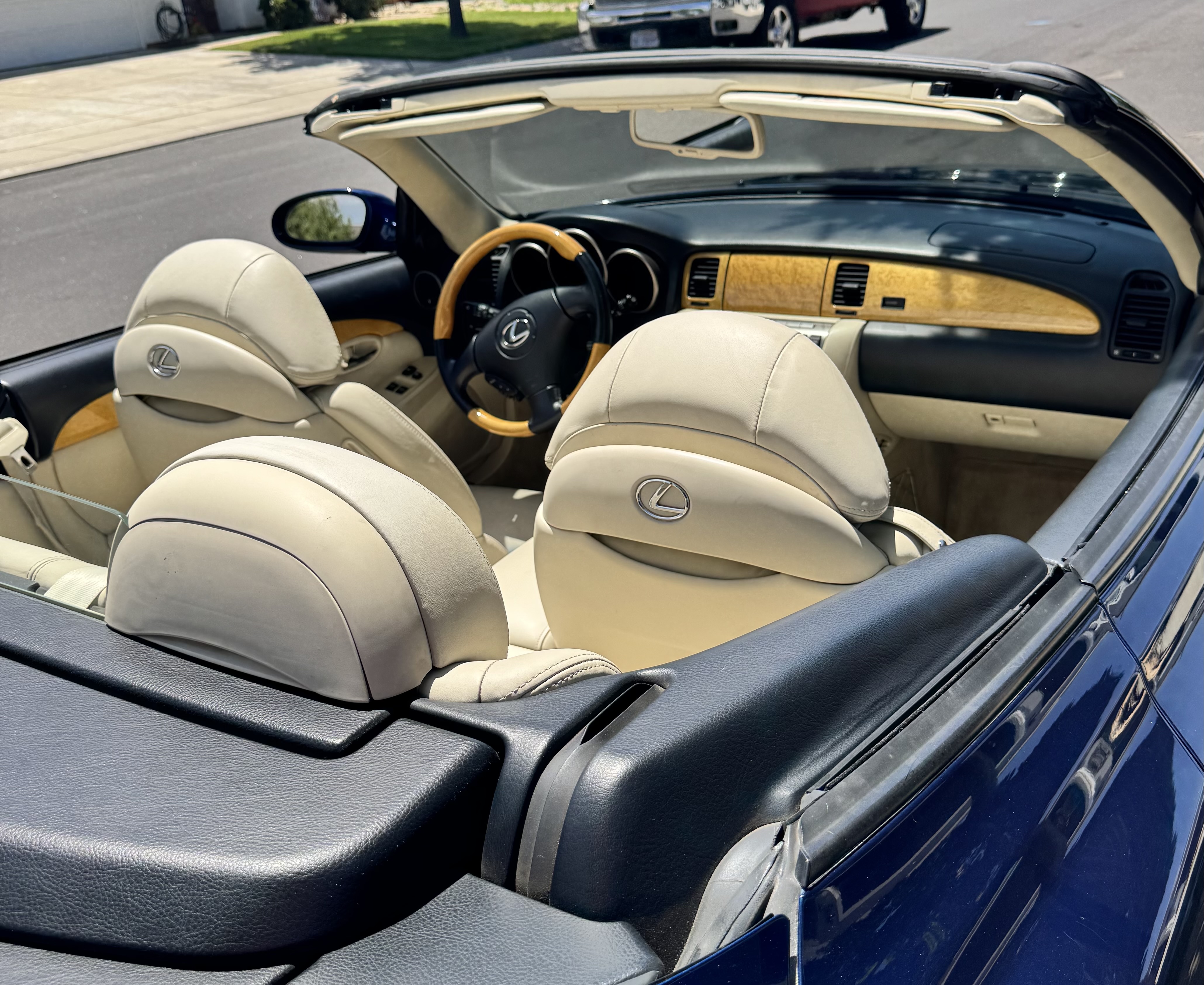 Used 2004 Lexus SC 430 Convertible RWD image 6