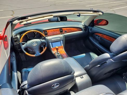 Used 2002 Lexus SC 430 Convertible image 17