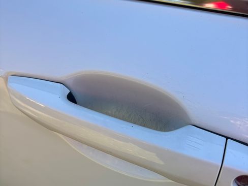 Used 2018 Honda CR-V Touring image 9