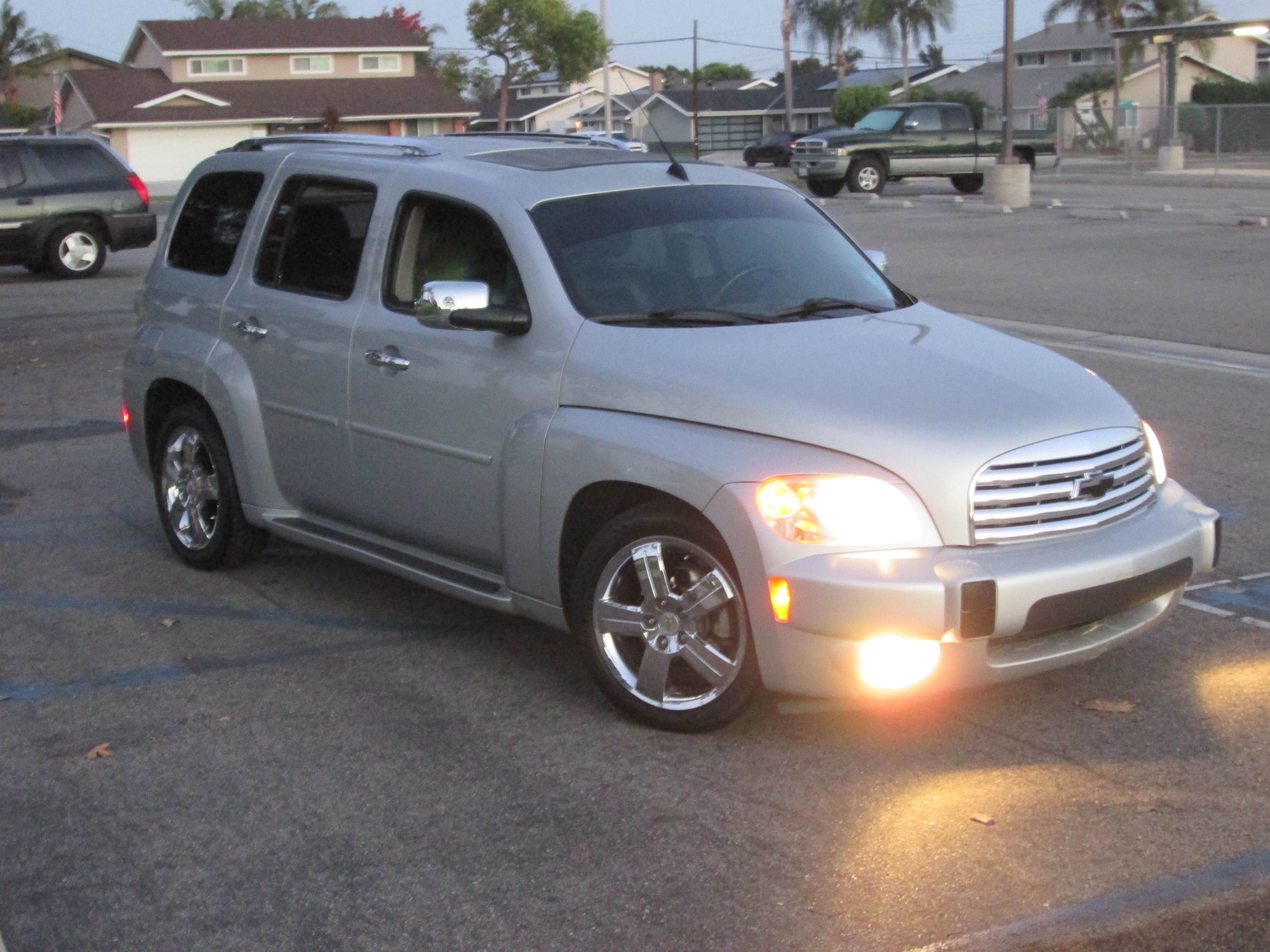 Used 2010 Chevrolet HHR LT w/ LT Preferred Equipment Group FWD image 8