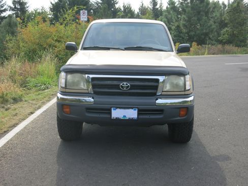 Used 1999 Toyota Tacoma 4x4 Xtracab V6 image 10