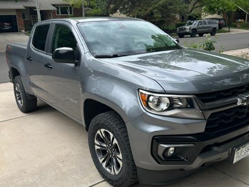 Used 2021 Chevrolet Colorado Z71 AWD/4WD image 4