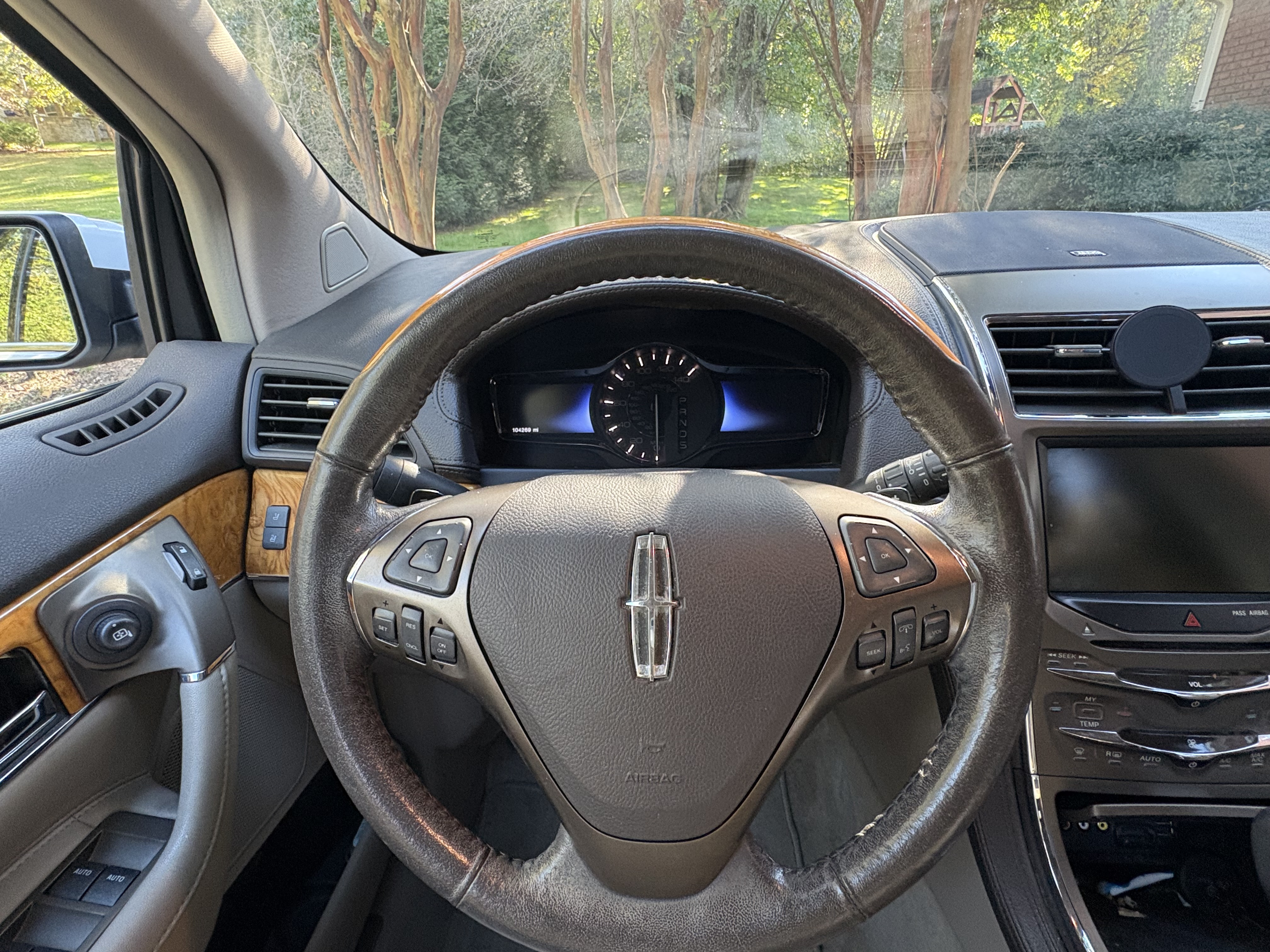 Used 2015 Lincoln MKX FWD w/ Equipment Group 102A image 15