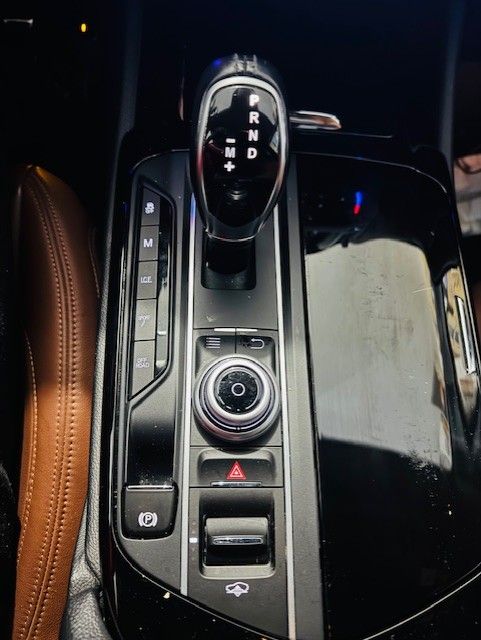 Used 2017 Maserati Levante w/ Sport Package AWD/4WD image 5