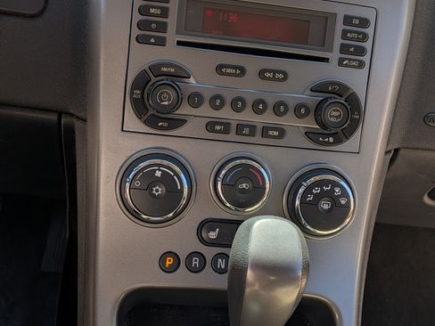 Used 2006 Pontiac Torrent 2WD w/ Preferred Package image 21