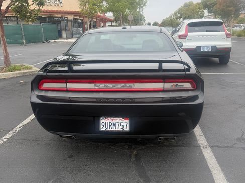 Used 2011 Dodge Challenger R/T RWD image 10