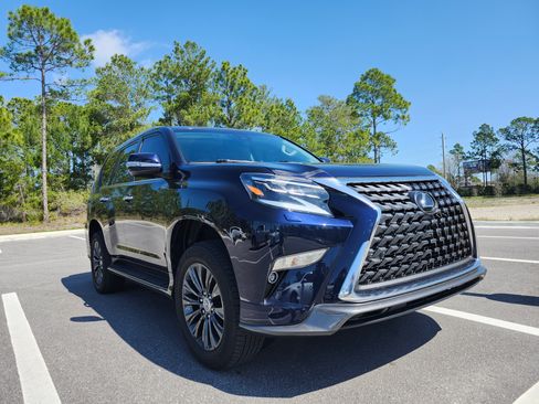 Used 2023 Lexus GX 460 Premium w/ Accessory Package image 5