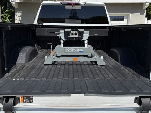 Used 2023 GMC Sierra 2500 Denali w/ Denali Ultimate Package AWD/4WD image 12