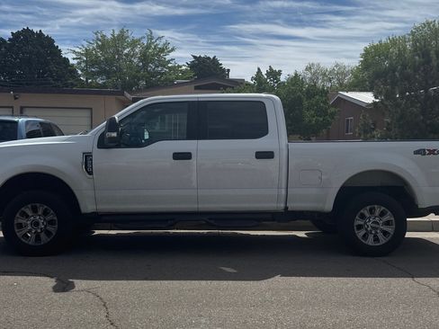 Used 2022 Ford F250 XLT image 2