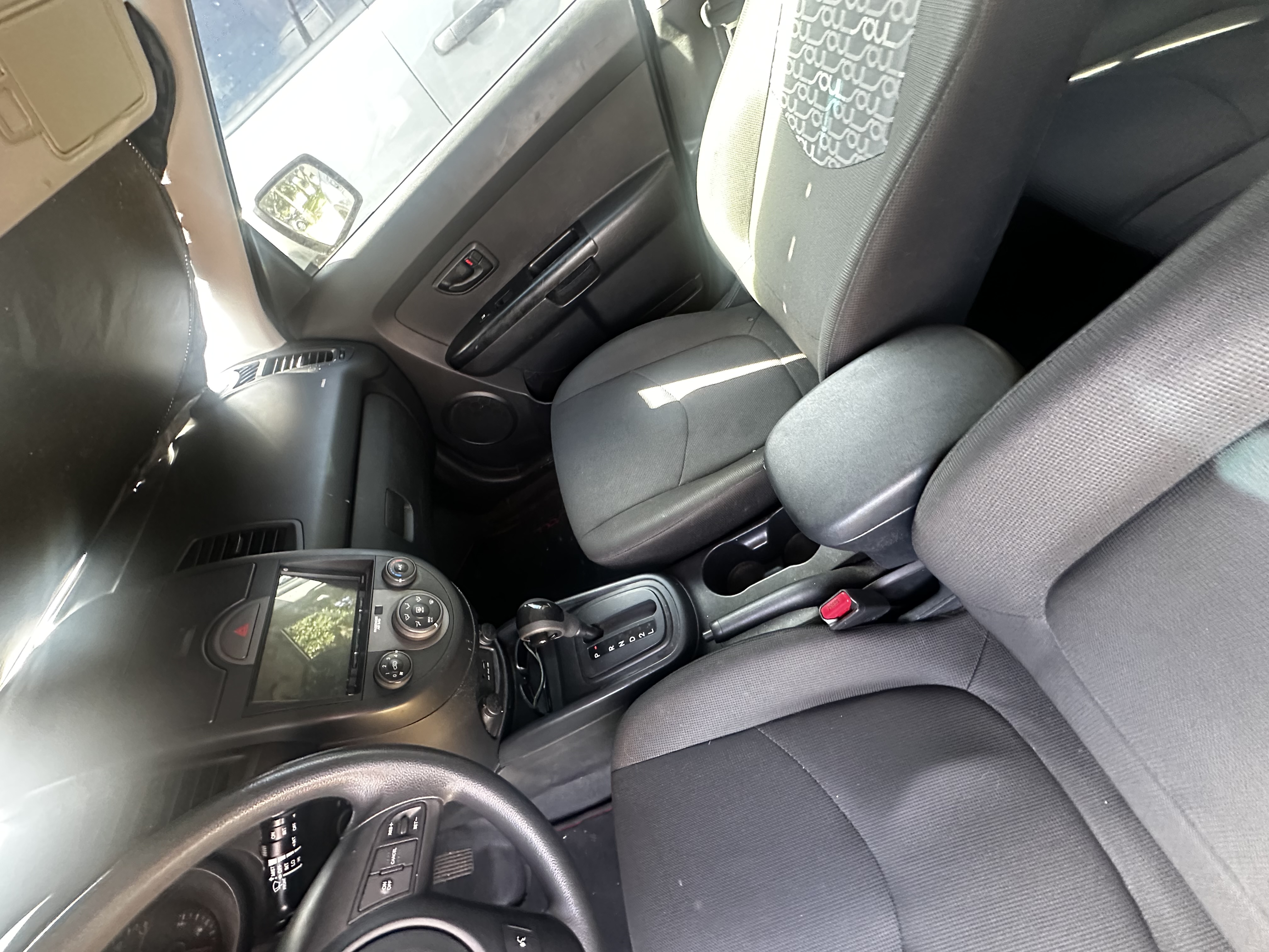 Used 2010 Kia Soul + w/ Denim Special Edition Pkg FWD image 10