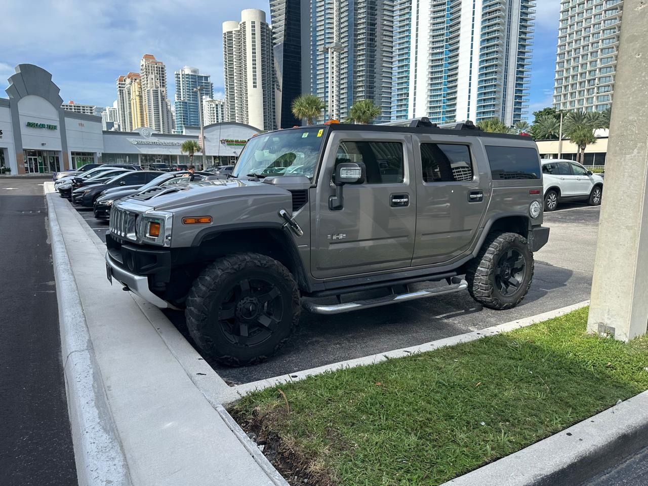 Used 2008 HUMMER H2 AWD/4WD image 2