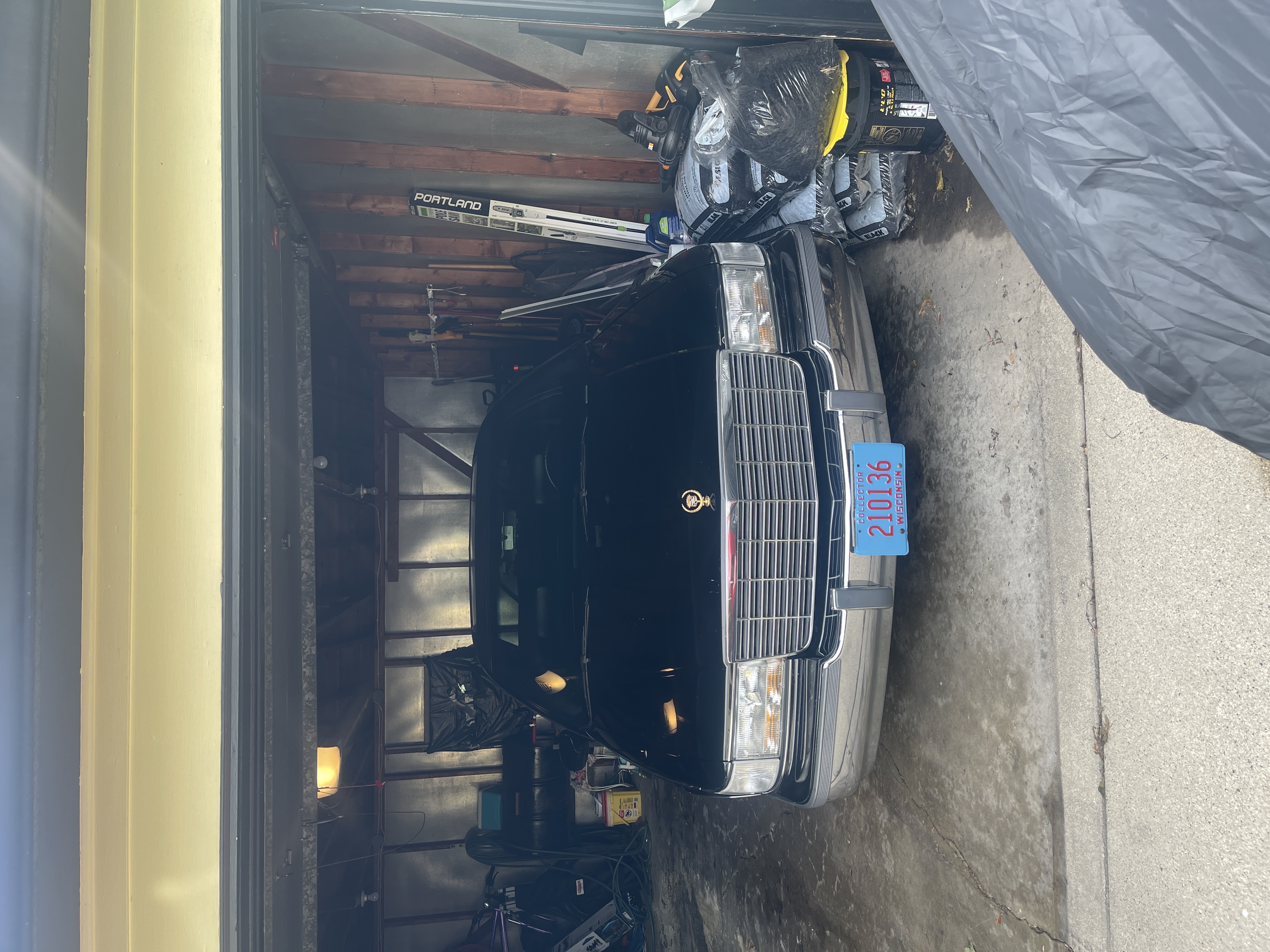Used 1996 Cadillac Fleetwood Brougham RWD image 6