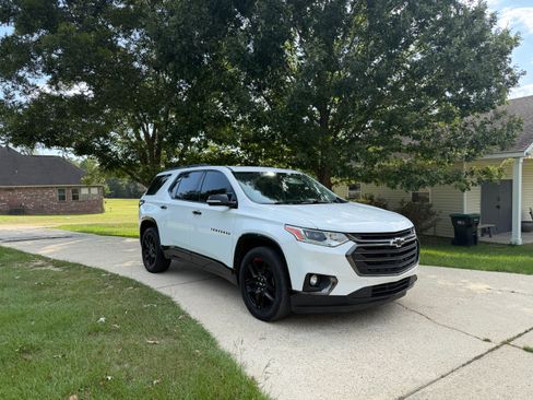 Used 2018 Chevrolet Traverse Premier w/ Redline Edition FWD image 2