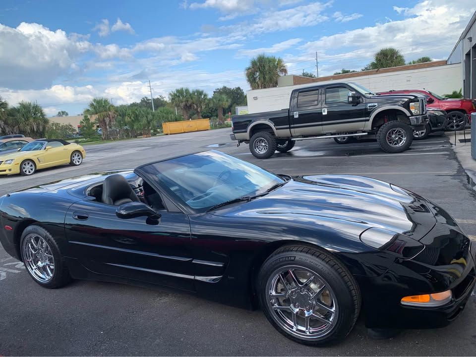 Used 1999 Chevrolet Corvette Convertible w/ Memory Pkg RWD image 1