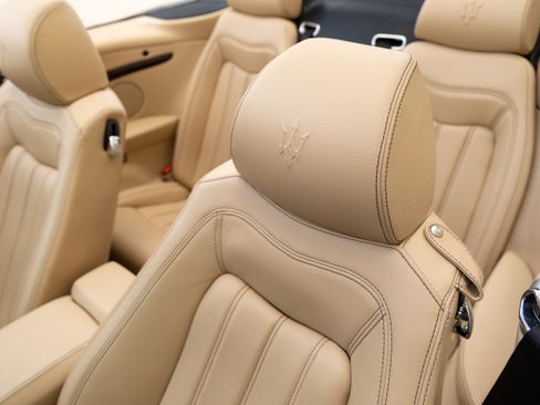 Used 2012 Maserati GranTurismo Convertible image 23