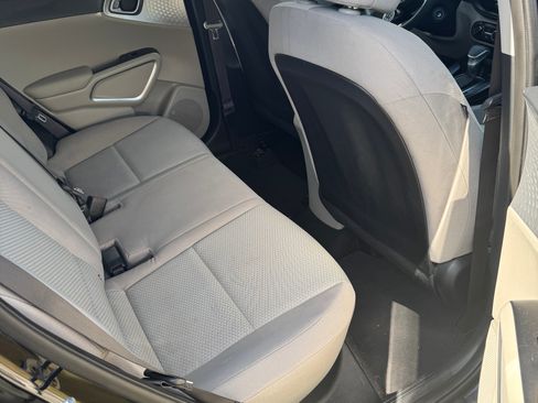 Used 2020 Kia Soul LX FWD image 8