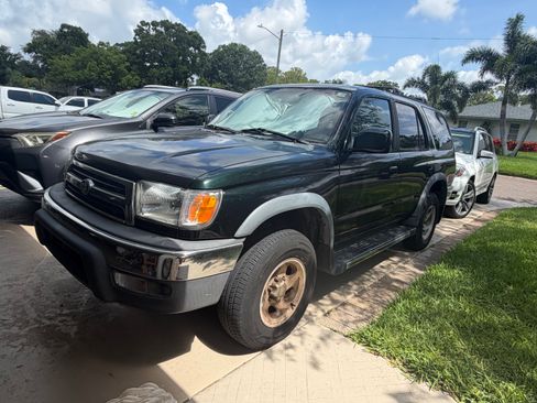 Used 2000 Toyota 4Runner SR5 RWD image 6