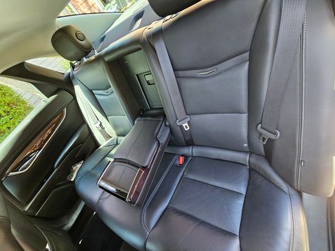 Used 2014 Cadillac XTS Luxury image 14