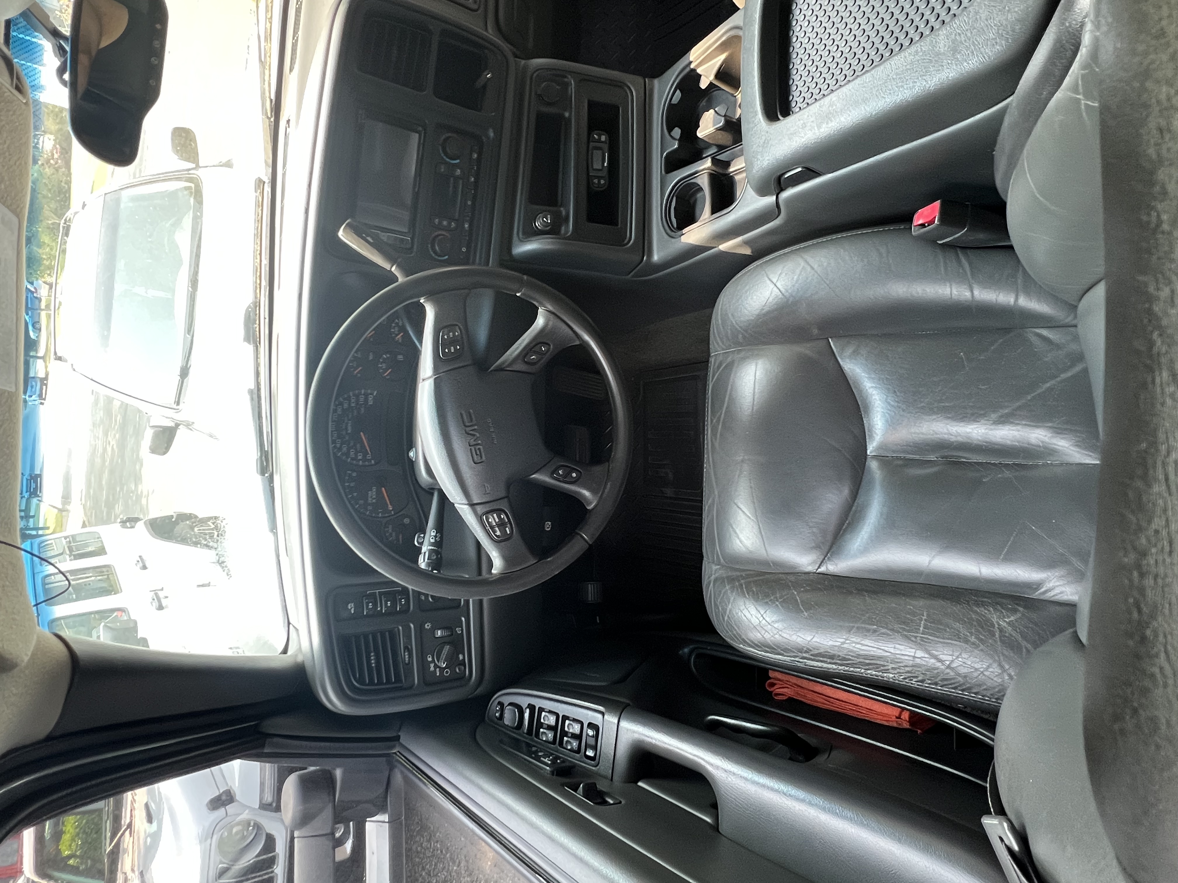 Used 2005 GMC Sierra 2500 SLT AWD/4WD image 12
