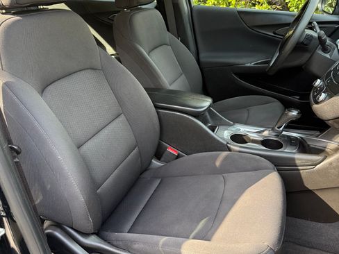 Used 2018 Chevrolet Malibu LT image 12