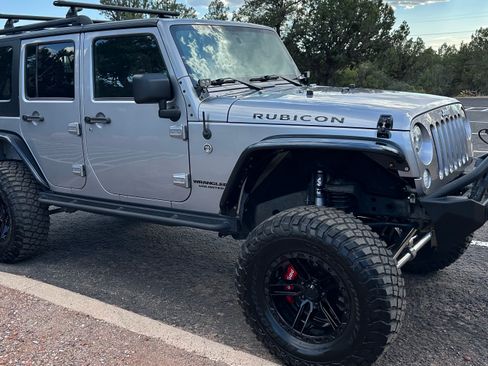 Used 2013 Jeep Wrangler Unlimited Rubicon w/ Connectivity Group AWD/4WD image 2