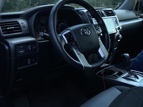 Used 2024 Toyota 4Runner SR5 Premium image 8